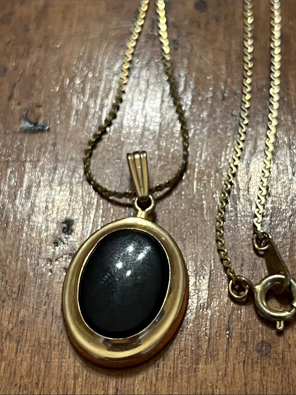 Vintage Gold Oval Black Gemstone Statement Pendant Chain Necklace - Picture 3 of 4
